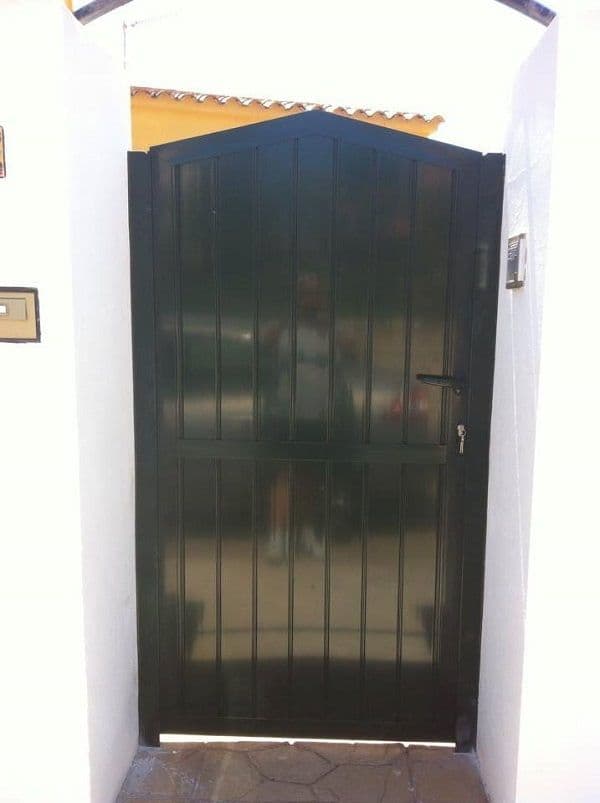 Puerta de aluminio